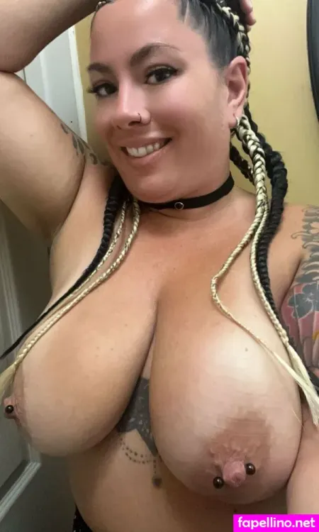 Sharedwife90 Main Profile Photo