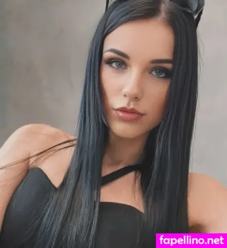 Sharina OnlyFans Thumbnail #NLwjWmeYUX