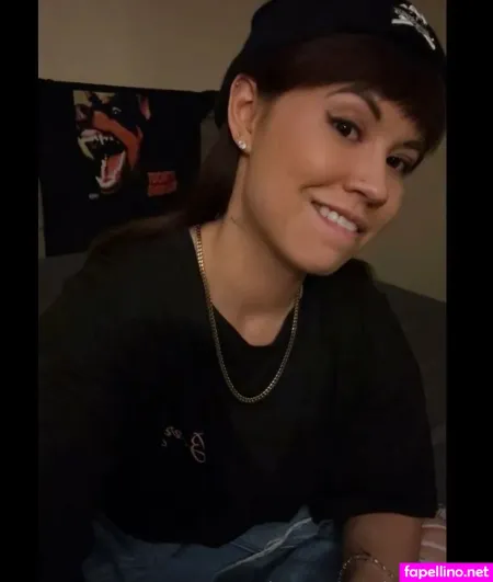 Sharkmaross OnlyFans Thumbnail #k4t7oyA1Kc