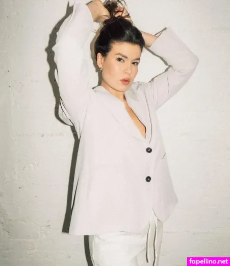 Sharon Berlinghoff OnlyFans Thumbnail #LNp8z8AGw0