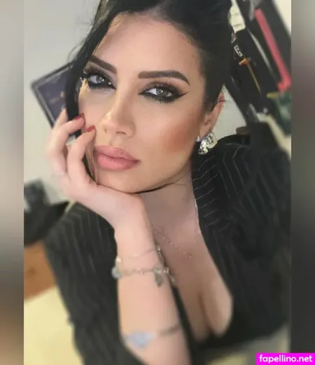 Sharon De Luca OnlyFans Thumbnail #5mw6jxXQd4