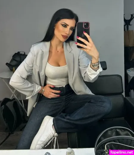 Sharon De Luca OnlyFans Thumbnail #64dm9hwrXB