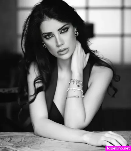 Sharon De Luca OnlyFans Thumbnail #Kri8CiapUY