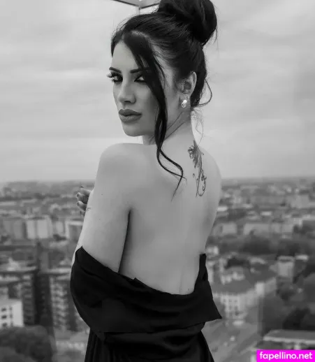 Sharon De Luca OnlyFans Thumbnail #LP14fb7aqE