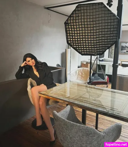 Sharon De Luca OnlyFans Thumbnail #de4PpX1Epc