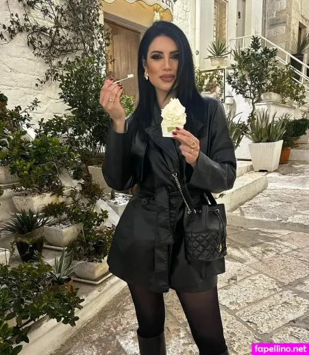 Sharon De Luca OnlyFans Thumbnail #dwc6D77C3F