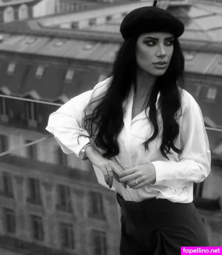 Sharon De Luca OnlyFans Thumbnail #s9kGB5hLnb