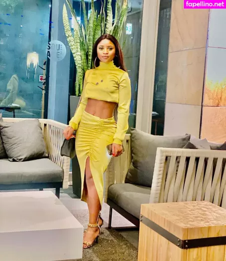 Sharon Gambu OnlyFans Thumbnail #41SbIZhudd