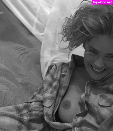 Sharon Stone OnlyFans Thumbnail #7lR9IXTV0D