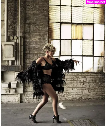 Sharon Stone OnlyFans Thumbnail #ivC7AyPsKR