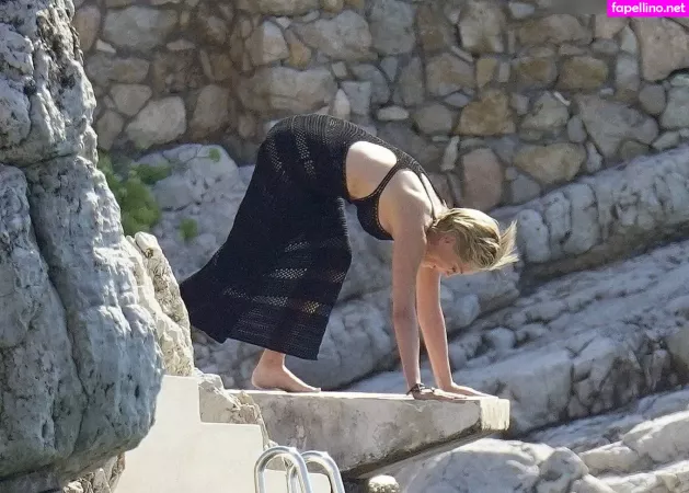 Sharon Stone OnlyFans Thumbnail #szJqG6N7oe