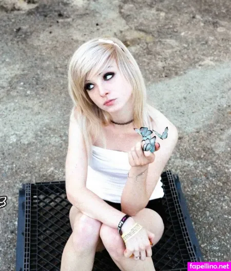 Shauna Dean Cokeland OnlyFans Thumbnail #0MgydbMELI