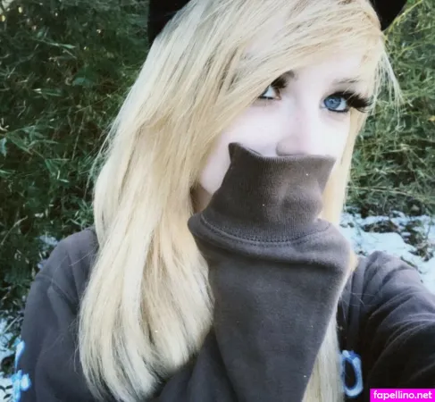 Shauna Dean Cokeland OnlyFans Thumbnail #QTwWtyt7Lz