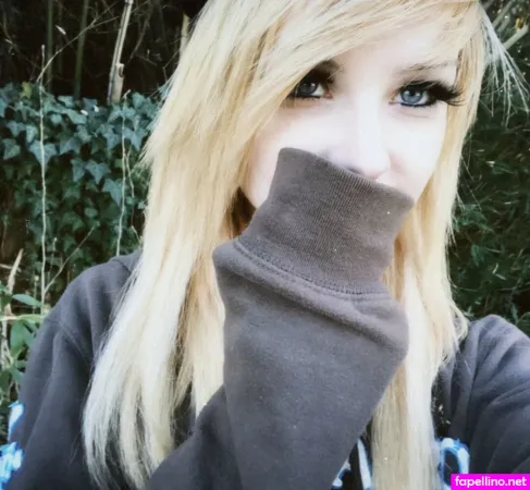 Shauna Dean Cokeland OnlyFans Thumbnail #UfGNAhOC9r
