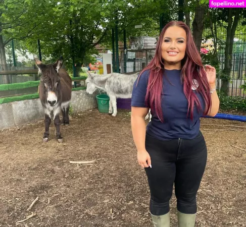 Shauni Rixon OnlyFans Thumbnail #1lkNDDfNai