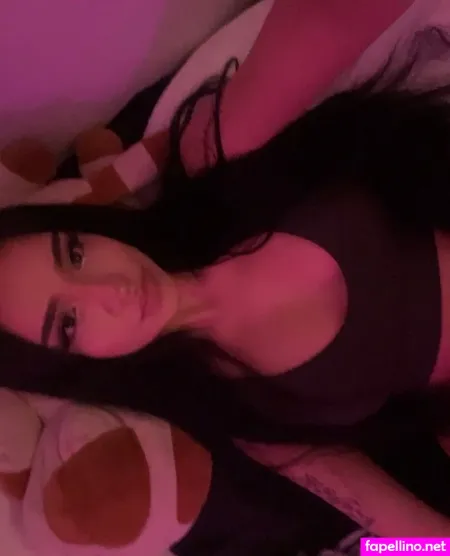 Shawtywantarockstar OnlyFans Thumbnail #UU9SuH2vCI