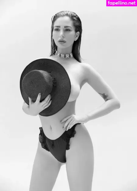 Shay Laren OnlyFans Thumbnail #krKs4zqoKV