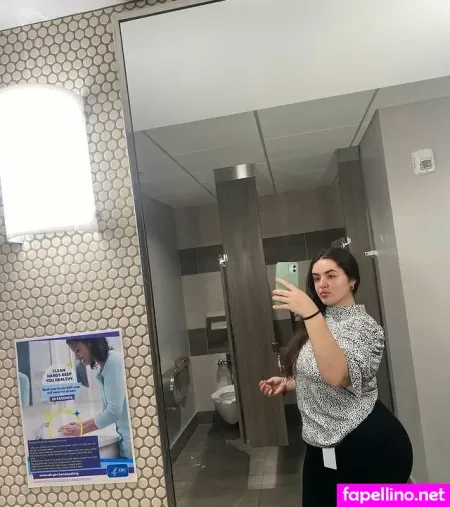 Shayley Phillips OnlyFans Thumbnail #fGHJ9mudrF