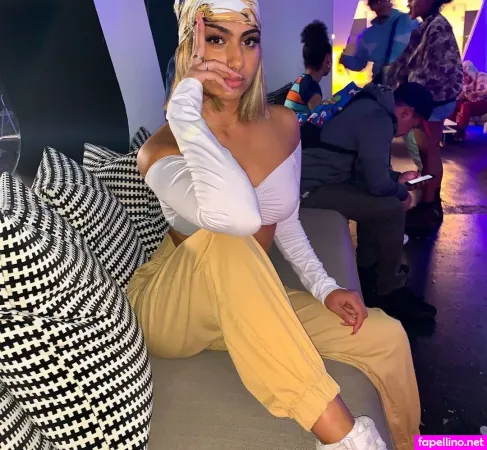 Shayna OnlyFans Thumbnail #AW7zTUd47i