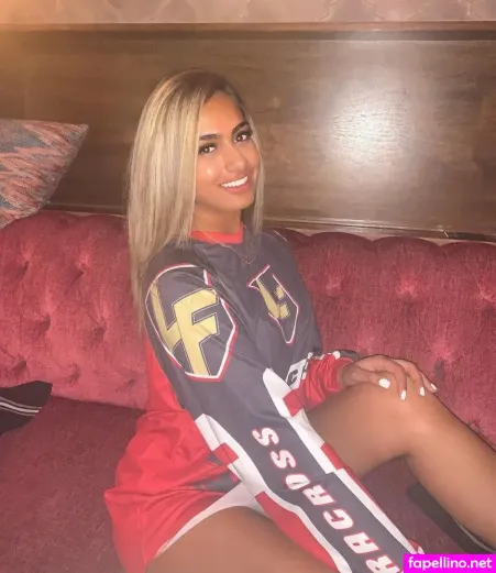 Shayna OnlyFans Thumbnail #QWTlPOjcjq