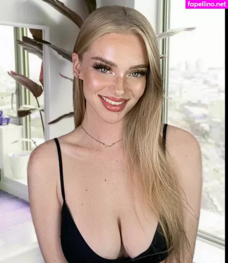 Shea Sheyliee OnlyFans Thumbnail #CO7S7rQ52F