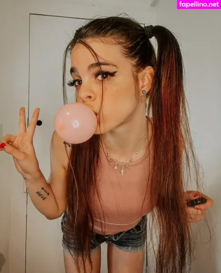 Shegavemethree OnlyFans Thumbnail #XsJexLkBlm