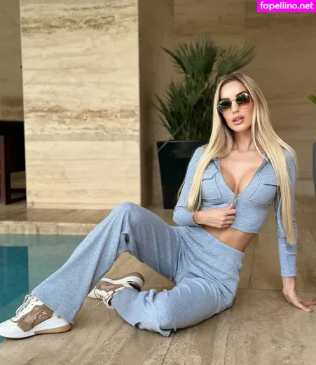 Sheila And Judith OnlyFans Thumbnail #U2NVAuRE2C