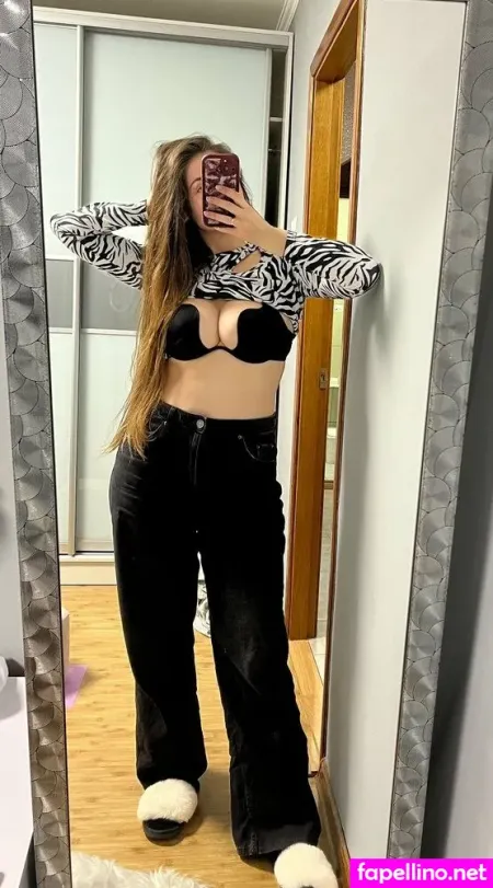 Sheila Loginova OnlyFans Thumbnail #qJmYzVHSnp