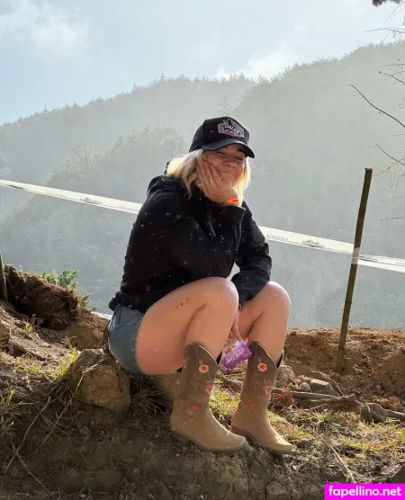 Shellpageau OnlyFans Thumbnail #4TZ0JKkKih