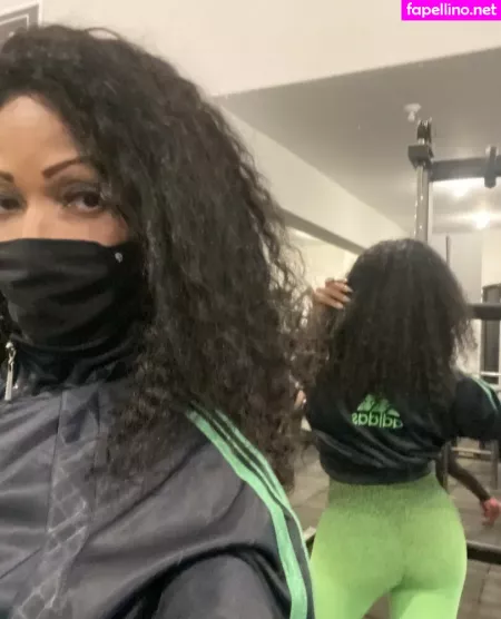 Shemale 23cm OnlyFans Thumbnail #3LgxxbzanC