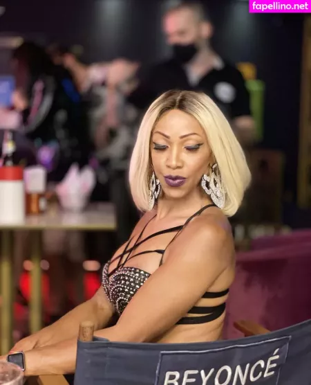 Shemale 23cm OnlyFans Thumbnail #L760zIcEkj