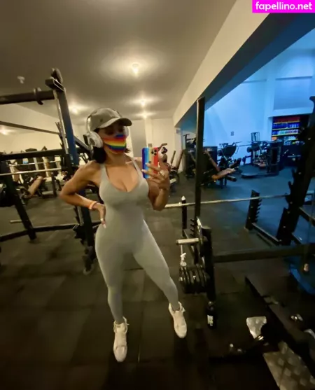 Shemale 23cm OnlyFans Thumbnail #MQMBHYgoMD