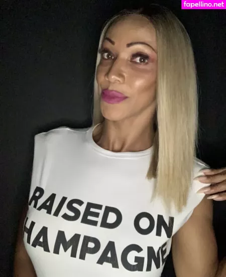 Shemale 23cm OnlyFans Thumbnail #NHSVnGTIPz