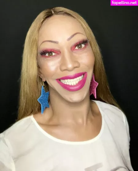 Shemale 23cm OnlyFans Thumbnail #XZh20rLWL2