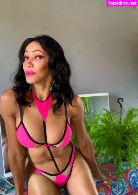 Shemale 23cm OnlyFans Thumbnail #Xuj8zGbHWS