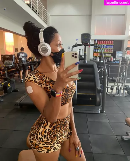 Shemale 23cm OnlyFans Thumbnail #at8SkbOjkt