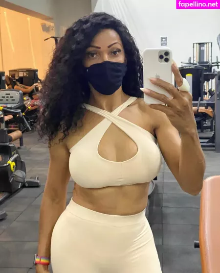 Shemale 23cm OnlyFans Thumbnail #fuJKhrJKUa