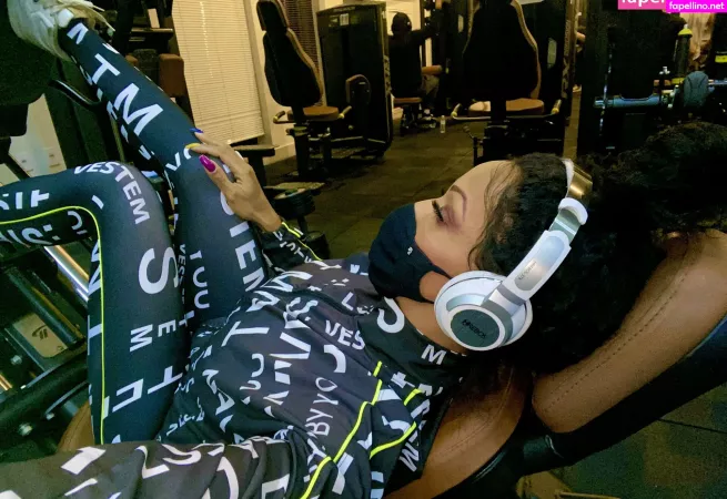 Shemale 23cm OnlyFans Thumbnail #tkilqRriFh