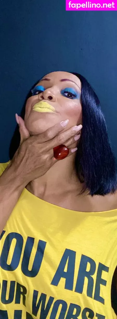 Shemale 23cm OnlyFans Thumbnail #twJSVOtLDI