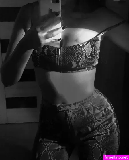 Shemikaotis OnlyFans Thumbnail #t0O4UIzx4z