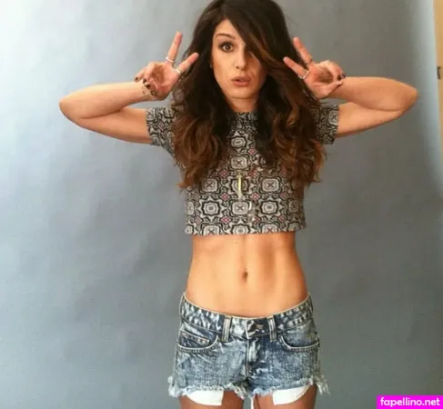 Shenae Grimes OnlyFans Thumbnail #9TFXcabqW7