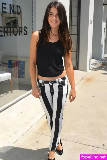 Shenae Grimes OnlyFans Thumbnail #L8dy02bEid