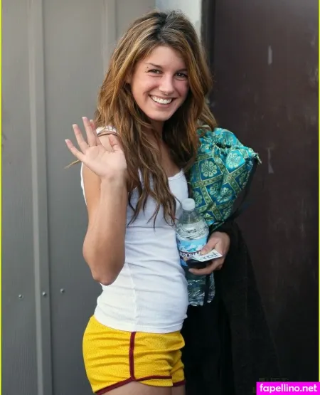 Shenae Grimes OnlyFans Thumbnail #iQaNaufT5N