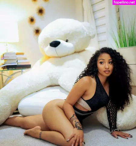 Shenseea OnlyFans Thumbnail #eS0NrdSEgi