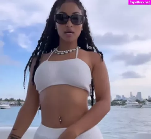 Shenseea OnlyFans Thumbnail #pce8hfpBaQ