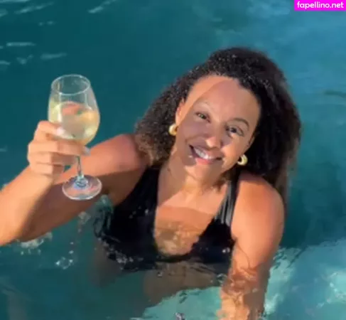 Sheron Menezes OnlyFans Thumbnail #4M6fcOTKpy