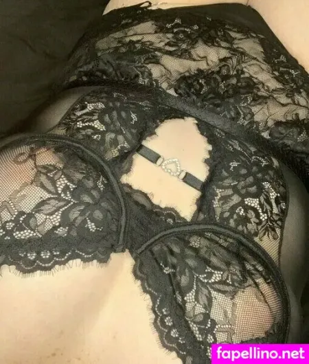 Shes A Wallflower OnlyFans Thumbnail #gMRuGMvHuF