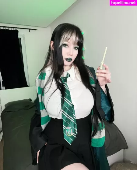 Shini Waifu 1 OnlyFans Thumbnail #3akcRVBlq7
