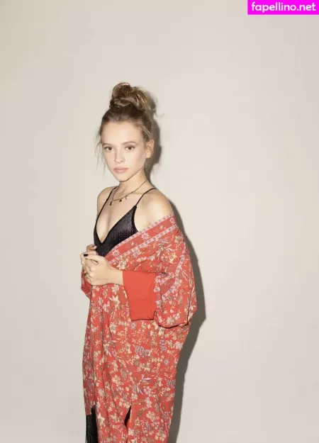 Shira Haas OnlyFans Thumbnail #c2xDuLRXmJ