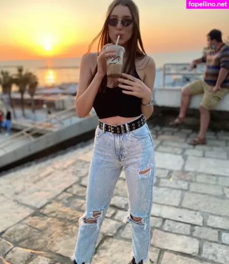 Shira Shabat OnlyFans Thumbnail #4pgUGsSgZw